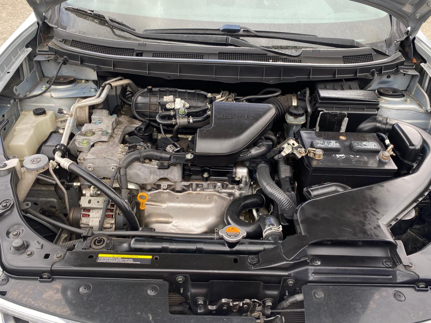 2018 /GREY Nissan Rogue SV 2WD (5N1AT2MT1JC) with an 2.5L L4 DOHC 16V engine, CVT transmission, located at 44356 Date Ave., Lancaster, CA, 93534, (661) 945-6555, 34.688919, -118.139374 - Photo#5